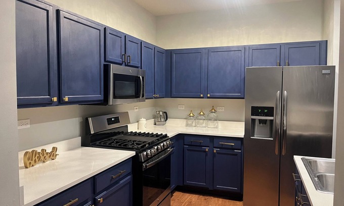 Mokena Casa | Charming 3-Bedroom Townhome in Lovely Tinley Park