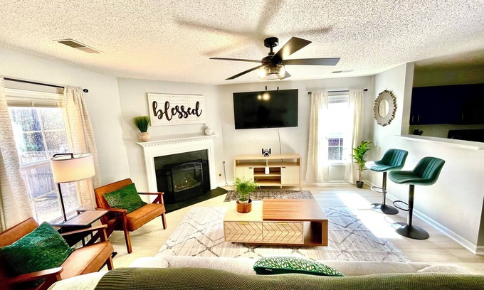 Columbia Casa | Charming 3-bedroom. Trail & Lake Access. Minutes from Ft. Jackson and Downtown.