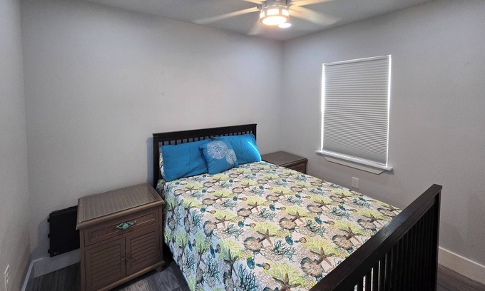 Aransas Pass Cabaña | Charming 3-bedroom cottage in serene Aransas Pass with AC, WiFi