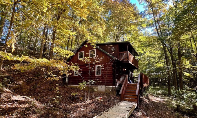 Bloomington Cabina | Charming 3-bedroom cabin near Indiana University!