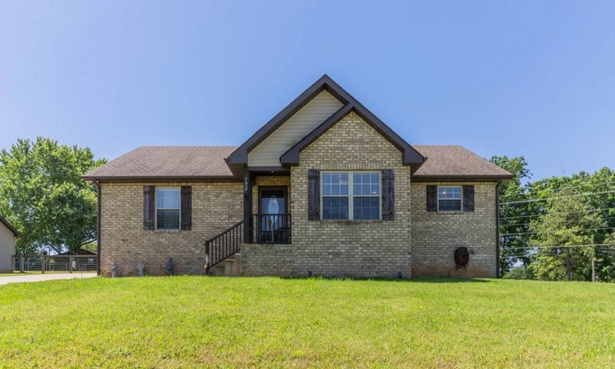 Cross Plains Casa | Charming 3-bedroom house in quaint Cross Plains. A peaceful retreat for friends.
