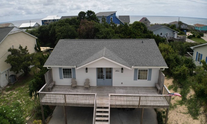 Emerald Isle Casa | Charming 3-bedroom house in Emerald Isle 1 block from ocean
