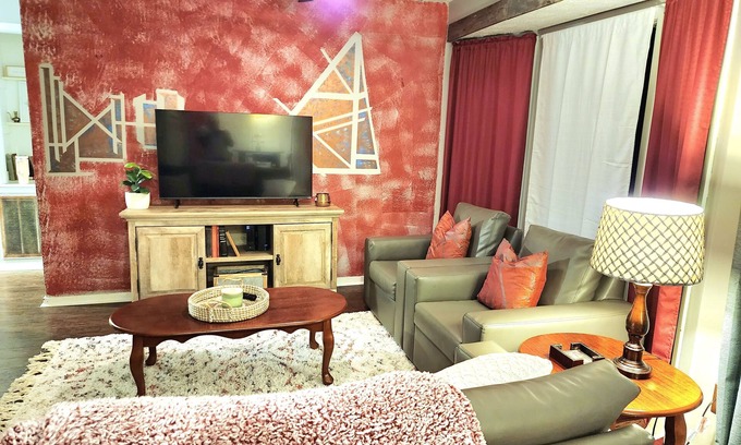 Westover Casa | Gimnasio privado y 3 BDR Inicio: elegante y acogedor. Reservar ahora