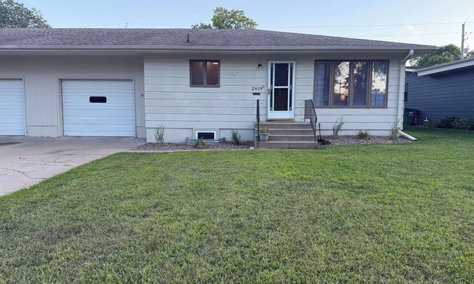 Grand Island Apartamento | Charming 3-bedroom apartment in marvelous Grand Island with AC