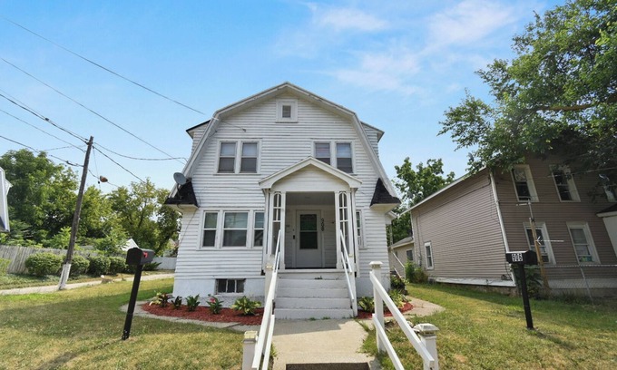 Grand Rapids Casa | Charming 3-bedroom house with WiFi and AC in Grand Rapids