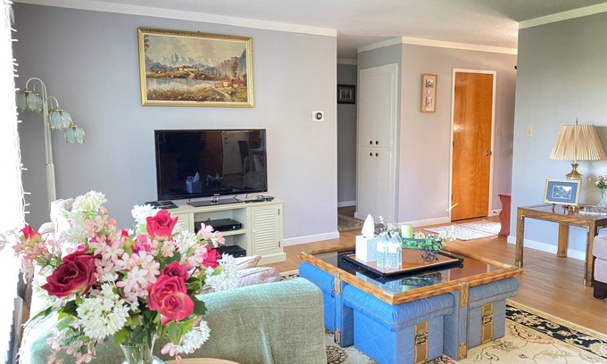 Granite Bay Casa | Charming 3-bedroom house in serene Granite Bay with AC, WiFi