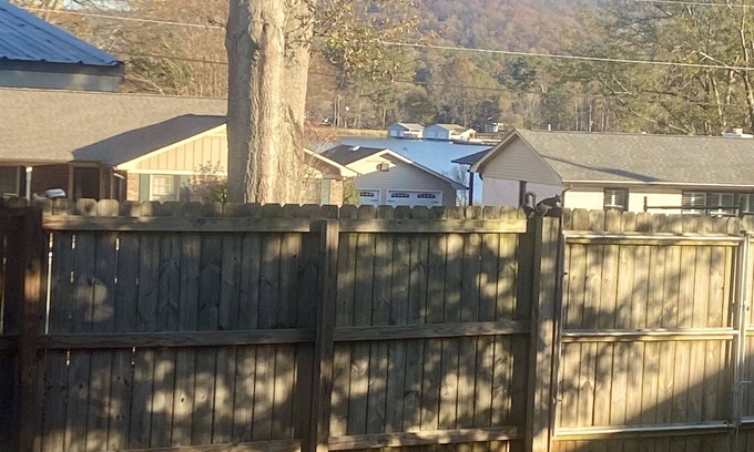 Guntersville Casa | Charming 3-bedroom 2 bath house with beautiful Lake Guntersville views