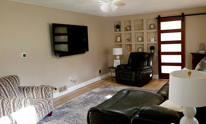 Hammondsport Casa | Charming 3-bedroom house on Waneta Lake, central to all Finger lakes