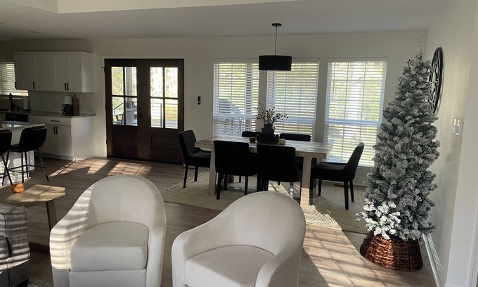 Mid America Casa | Charming 3-bedroom house in a quiet neighborhood in wonderful Hot Springs