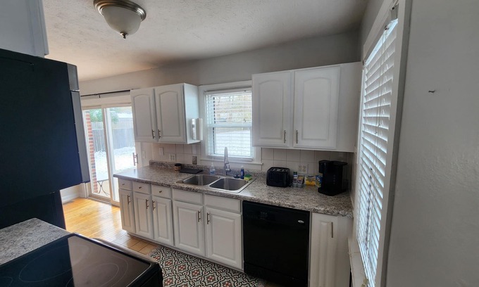 Indianapolis Casa | Charming 3-bedroom house with WiFi, AC in enjoyable Indianapolis