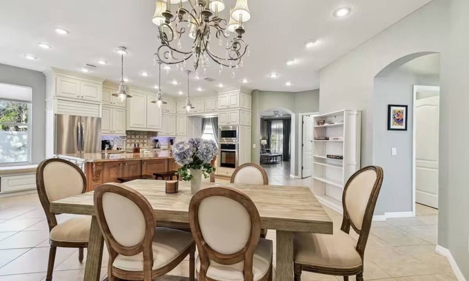 Stagecoach Village Casa | Charming 3-bedroom Centrally Located Luxury Home in Land o Lakes