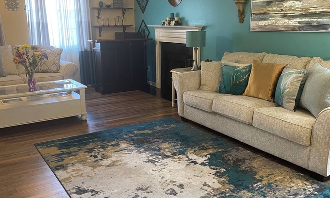 McLeansville Casa | Charming 3-bedroom house in delightful McLeansville with AC, WiFi