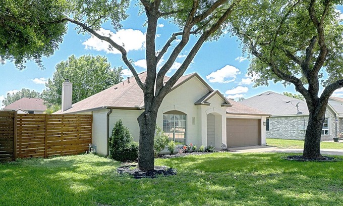 Pflugerville Casa | Charming 3 bedrooms with Private Pool in wonderful Pflugerville