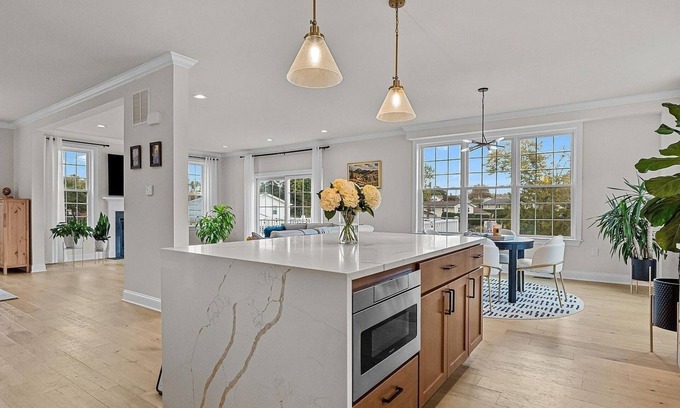 Northeast Philadelphia Casa | Charming 3-bedroom house in the heart of a vibrant community nearby attractions.