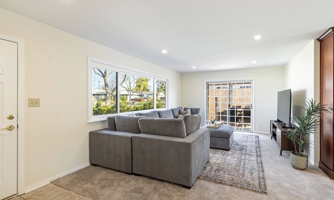 Simi Valley Casa | Charming 3-bedroom house with AC and WiFi in Simi Valley