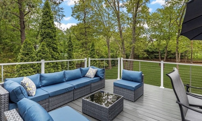 Shinnecock Hills Otro | Charming 3-bedroom with WiFi and AC in lovely Southampton