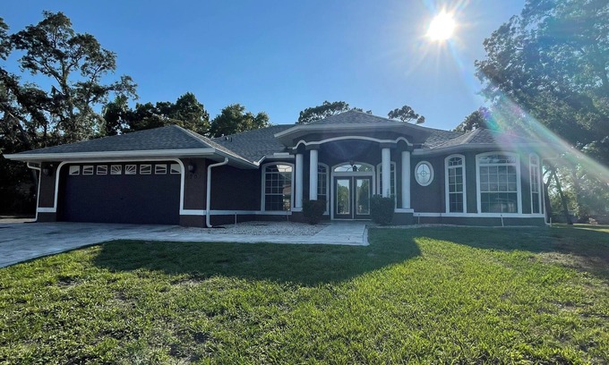 Spring Hill Casa | Charming 3-bedroom spacious house with cozy feel in Spring Hill