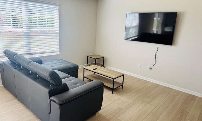 Statesville Casa | Charming 3-bedroom Home with WiFi, AC in serene Statesville