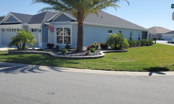 Okahumpka Casa | Charming 3-bedroom house in fabulous The Villages with AC, Pet Friendly