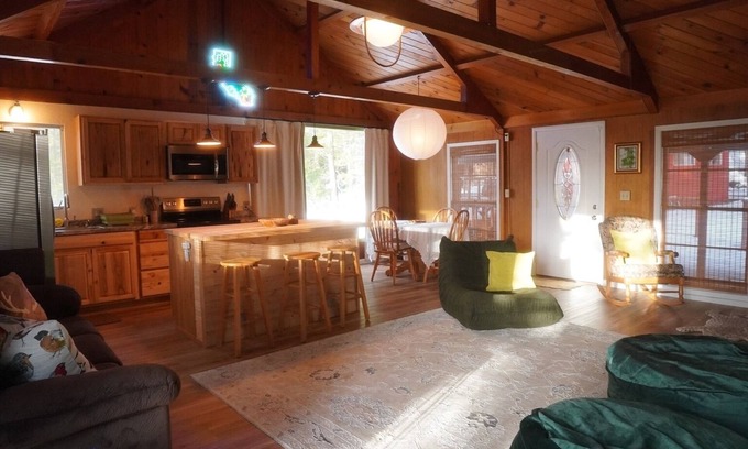Twain Harte Cabina | Charming 3-bedroom cabin in Twain Harte LAKE MEMBERSHIP with AC, WiFi
