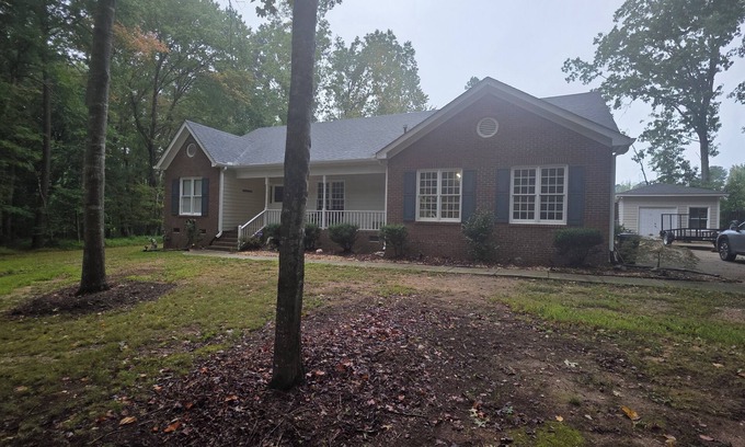 Wake Forest Casa | Charming 3-bedroom house with AC in Wake Forest