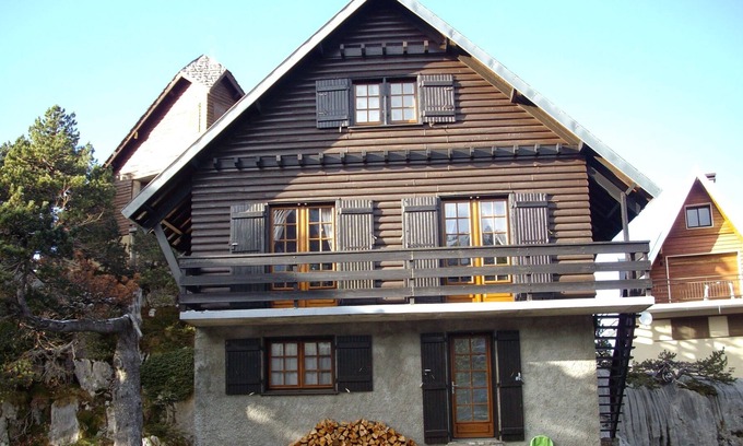 Arette Chalet De Esquí | Charming chalet on 3 levels in the heart of the resort (12 to 13 beds)