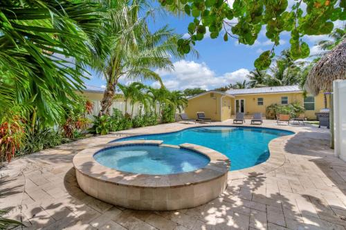 Lake Ridge Casa | Charming 3BR Home Pool and Hot Tub FTL Gateaway