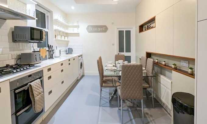 Seven Sisters Apartamento | Charming 3BR in Trendy Tottenham Neighborhood