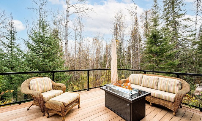 Grand Marais Casa | Charming 3BR | Near Lutsen & Grand Marais | Games!