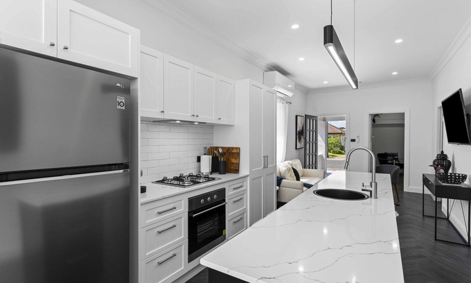 Mayfield West Casa | Charming 3BR renovated house