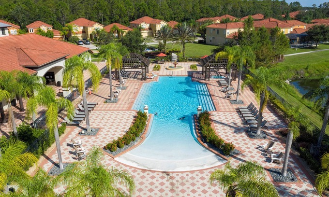 Bellavida Casa | Charming 3BR Resort Townhome with Pool, BBQ Area & Family-Friendly!