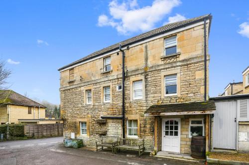 Batheaston Casa | Charming 4-Bed Countryside Retreat with Parking