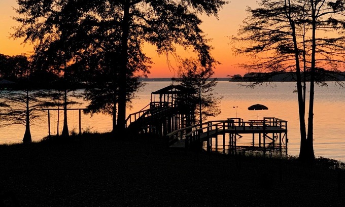 Negreet Casa | Charming 4-bedroom, 3 Bath Lake House on Toledo Bend Lake