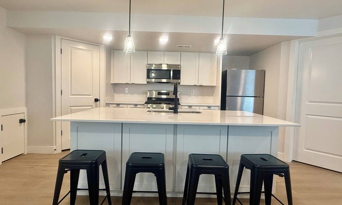 Orem Casa | Charming 4-bedroom 4-bathroom! New! Location!