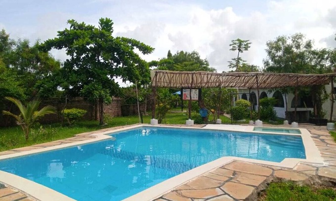Tiwi Casa | Charming 4-bedroom bungalow in fabulous Mombasa Tiwi beach with pool.