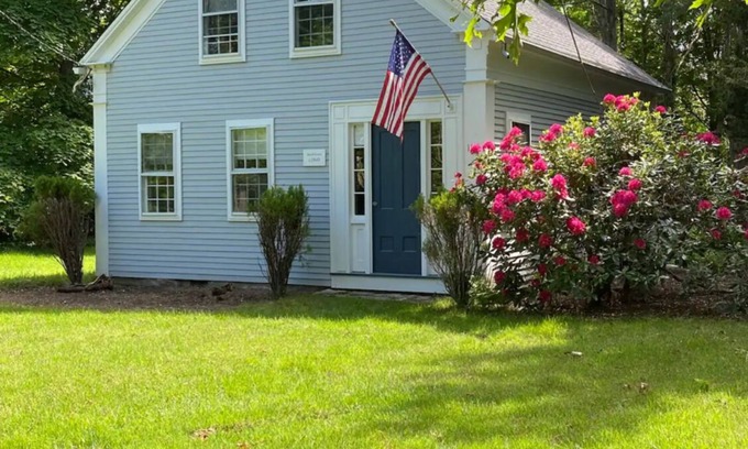 Cotuit Cabaña | Charming 4-bedroom Cottage in the quaint village of Cotuit