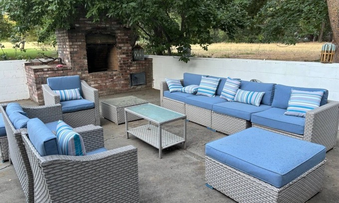 Capay Otro | Charming 4-bedroom farmhouse in welcoming Guinda with WiFi, AC