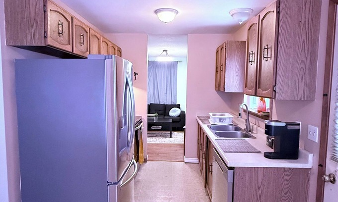 Belleville Casa | Charming 4-bedroom house in wonderful Belleville with WiFi, AC