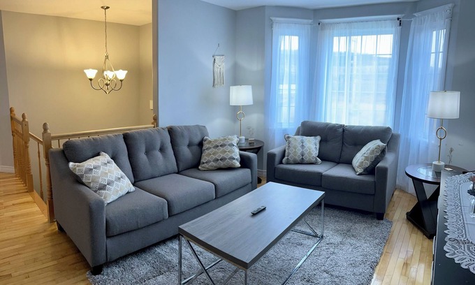 West End Casa | Charming 4-bedroom house with jacuzzi tub. Family and Pet friendly