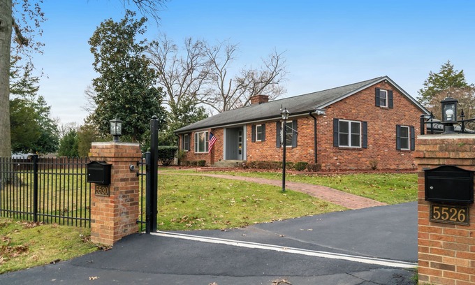 Alexandria West Casa | Charming 4-bedroom house with WiFi and AC in enjoyable Alexandria