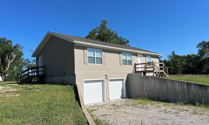 Fort Scott Casa | Charming 4-bedroom house with AC in Fort Scott