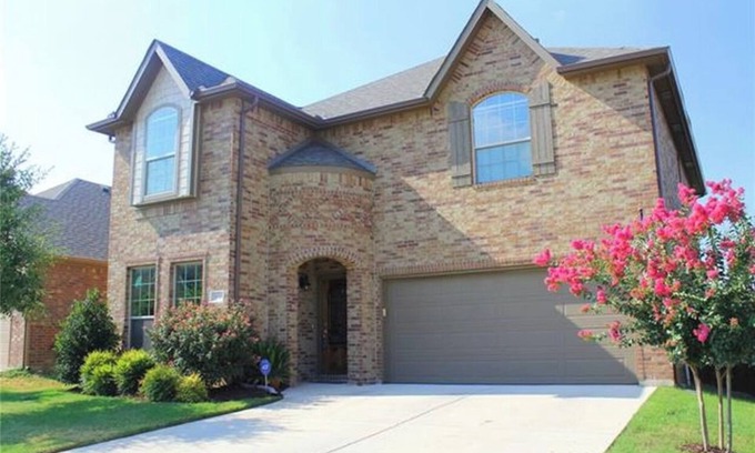Fossil Creek Casa | Charming 4-bedroom house off the Fossil Creek Golf course in Fort Worth.