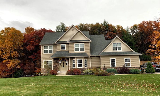 Gansevoort Casa | Charming 4-bedroom house in Upstate NY with AC, 15 minutes to Saratoga Track.
