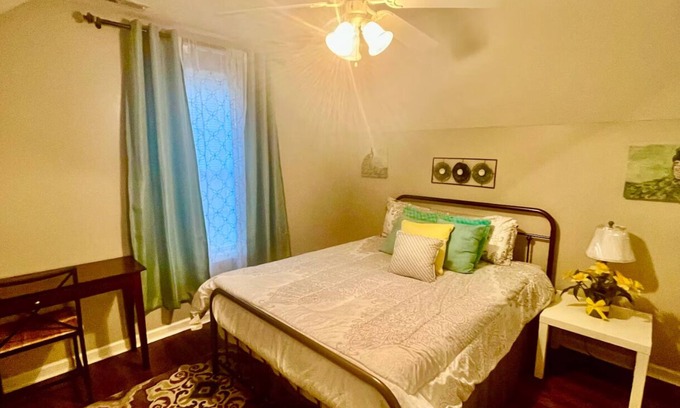 South View Casa | Charming 4-bedroom house with WiFi, fitness room in Hope Mills