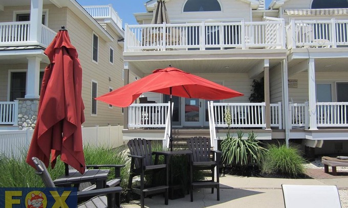 Ocean City Casa | Charming 4-bedroom house on Ocean City Beachfront. A few steps to boardwalk.