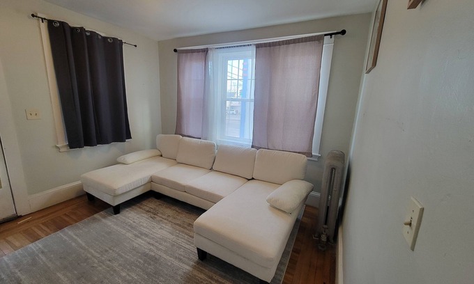 Mount Pleasant Casa | Charming 4-bedroom house close to Downtown Providence & nightlife on Atwells Ave