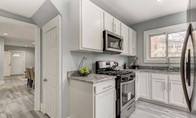 Richnor Springs Casa | Charming 4-bedroom house with AC and WiFi in delightful Baltimore