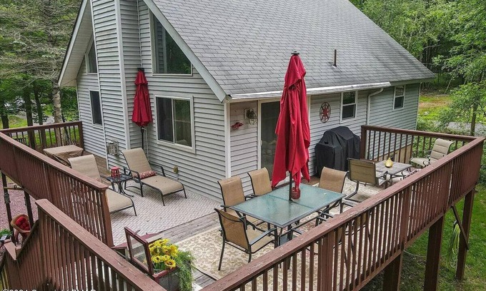 Briar Crest Woods Alquiler De Eote | Charming 4-Bedroom House with WiFi, AC & Hot Tub in Tranquil Blakeslee - Poconos
