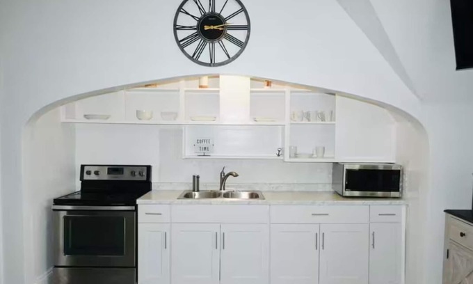 Danielson Casa | Charming 4-bedroom house with WiFi and AC in wonderful Killingly