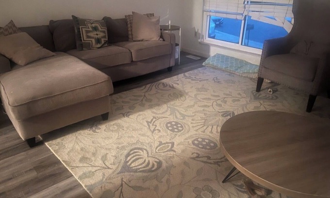Lafayette Casa | Charming 4-bedroom house in Lafayette with AC two rooms available